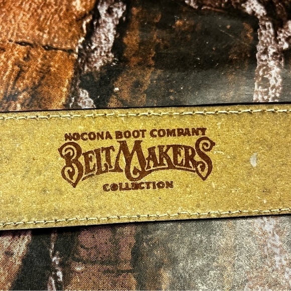 Nocona Belt Makers Collection Leather Belt Textured Curvy Top Stitching Size 32 - Picture 6 of 8